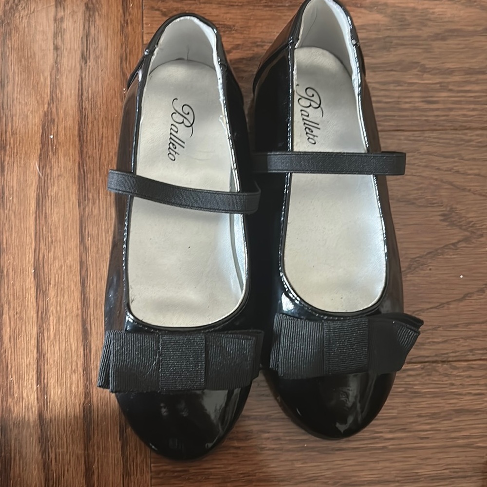 Girls dress shoes